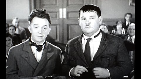 Laurel & Hardy - scram (1932)