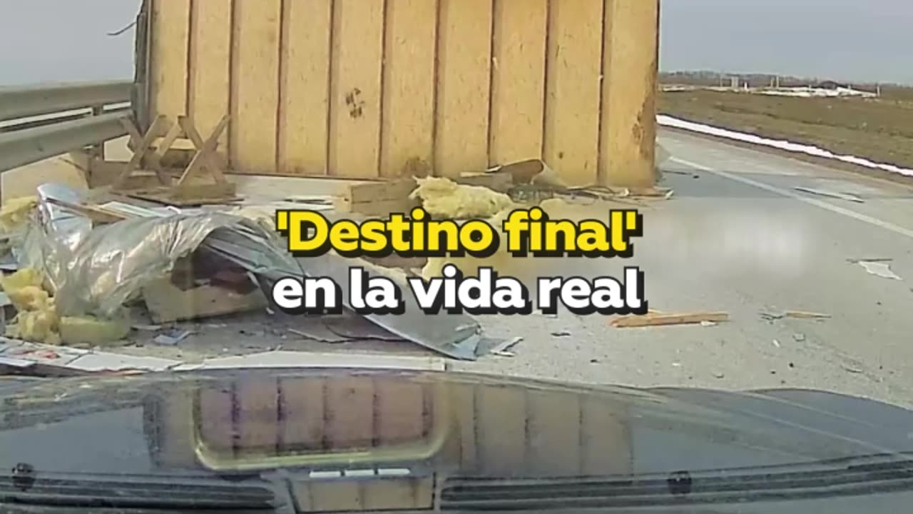 Camión pierde una caseta en autopista