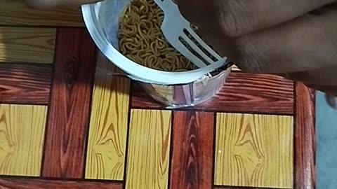 Making instant noodles