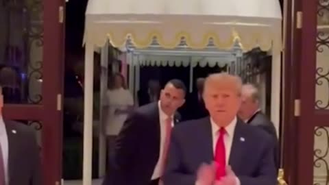 An ecstatic Trump returns to Mar-a-Lago after winning Election