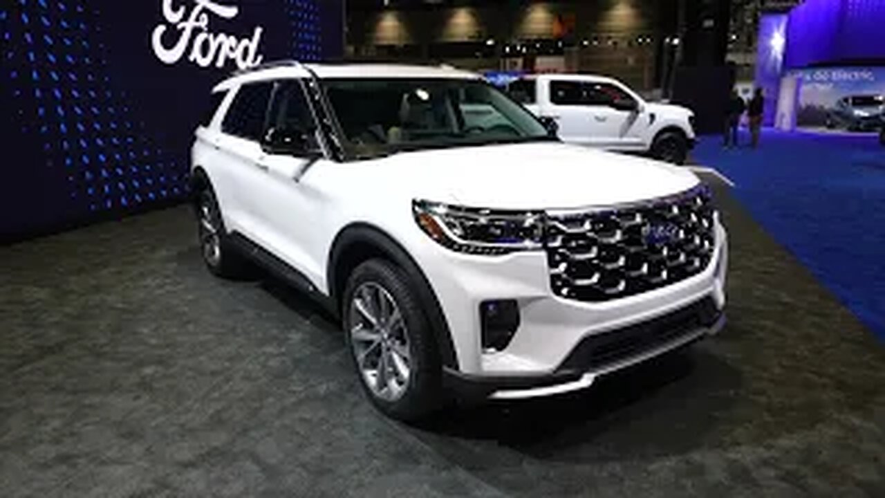 2025 Ford Explorer Platinum