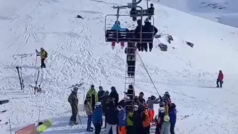 Këputet teleferiku në Spanjë