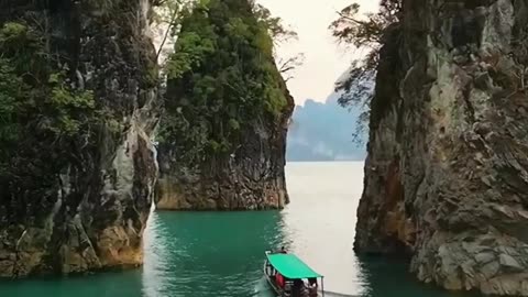 I am in the sea, mountains, beautiful environment, natural beauty video 2025 skc.com 22