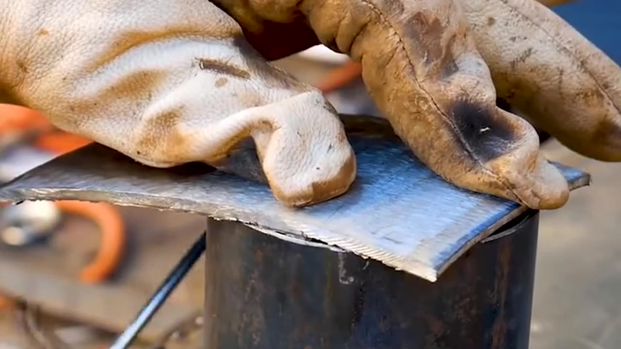 I Turned a Gas Cylinder into a Furnace and Wood Stove for the Home! WOW Amazing Idea! 🔥💡