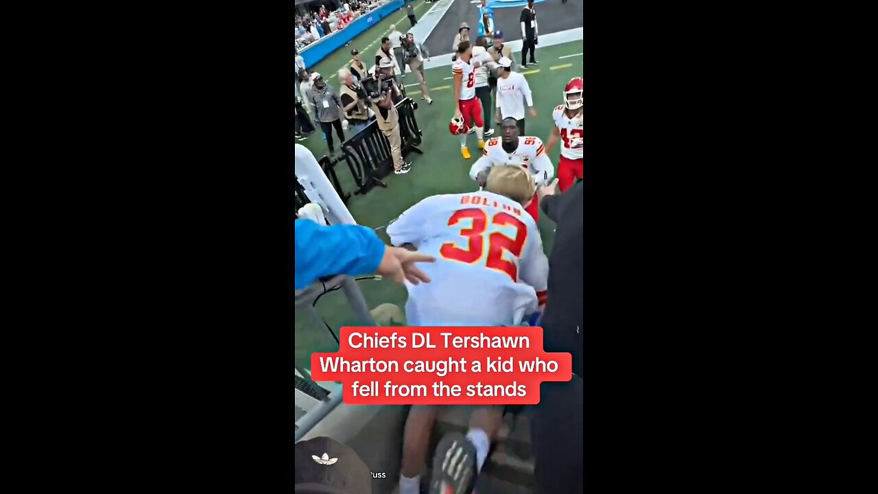 Kid Almost Hit The Ground Before Chiefs Player Catches Him🫣🙏🏽