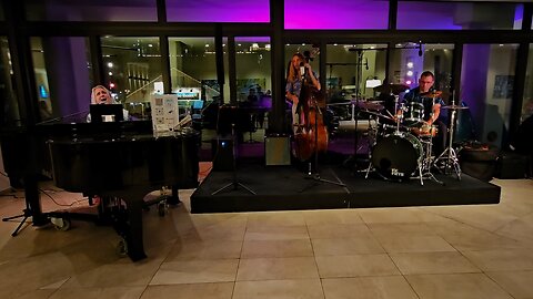 When Someone in the Crowd Wants to Hear Etta James at Your Jazz Gig!