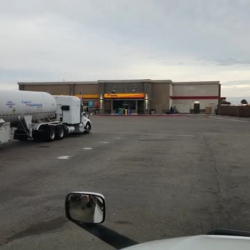 Love's in Belen, New Mexico: Stay Away