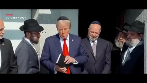 Donald Trump and Ben Shapiro pray at the Ohel of the Lubavitcher Rebbe