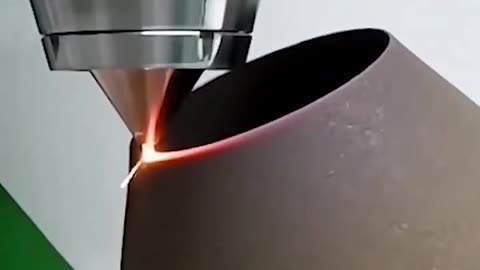 Additive manufacturing process of an aerospace part