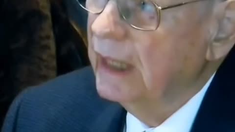 Paul Helyer reads ET message to former heads of congress