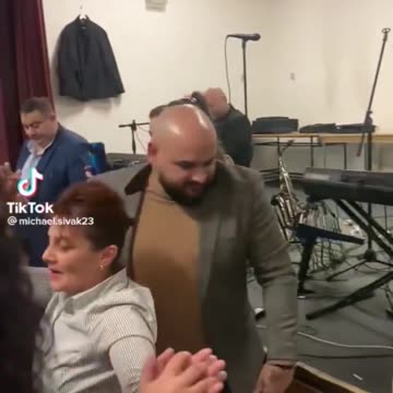 Babiš na cikánské zábavě