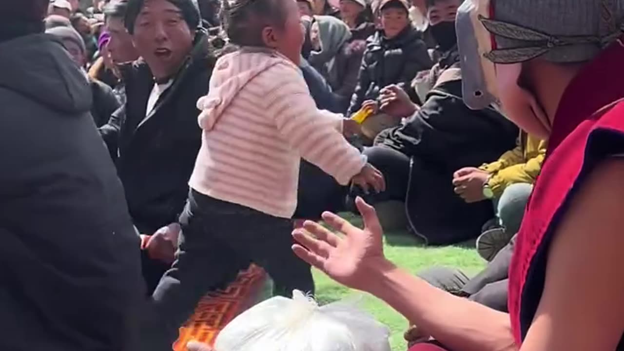 "Monk's Strange Mask Terrifies Children"
