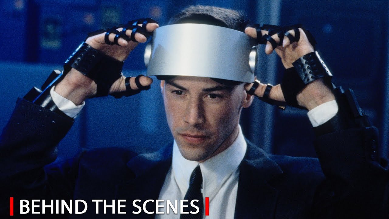 JOHNNY MNEMONIC (1995) DETRAS DE CAMARAS (SUBS ESPANOL)