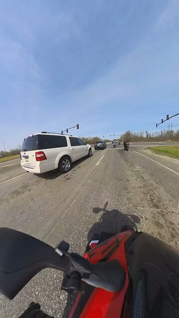 250302 LA641I10 (AI cut)