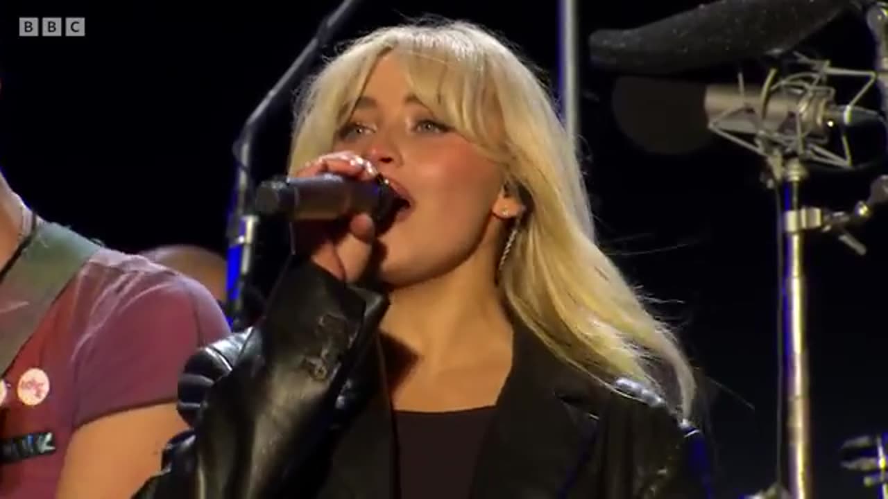 Coldplay - Magic (feat. Sabrina Carpenter) (Radio 1's Big Weekend 2024)