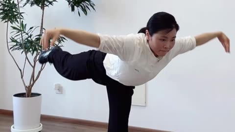 0240.肩腰臀腿一體訓練
