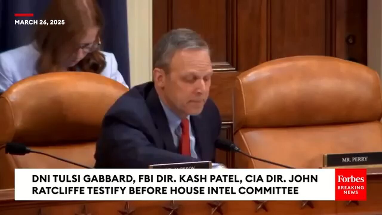 Stacey_Plaskett_Asks_Tulsi_Gabbard_Point_Blank_If_Russia_Is_An_Adversary_To_The_United_States(360p)