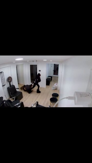 Atlanta Hair Stylist Assaults A 15-Year-Old Girl Over A Misunderstanding With Payment