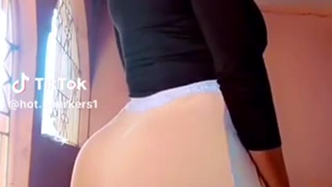 Best Big Twerker Shows off