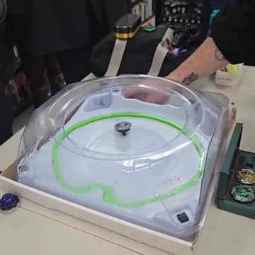 NOW THAT'S BEYBLADE!!