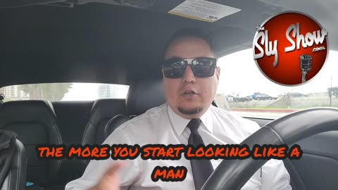 Women With Fake Eyelashes & Fake Lips!