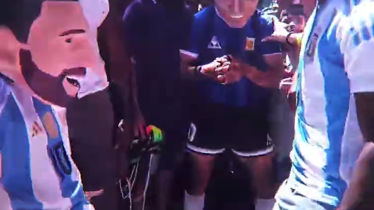ISHOWSPEED MAKE IS MESSI DOING SIU😭