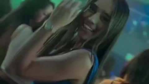 Sexy hot 🔥 girl lovely song lyrics with dance