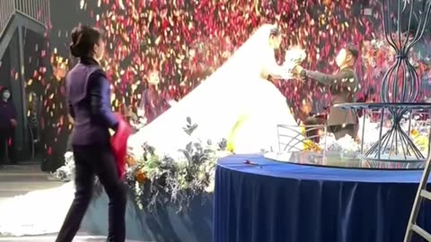 WEDDING FLOWER DROP