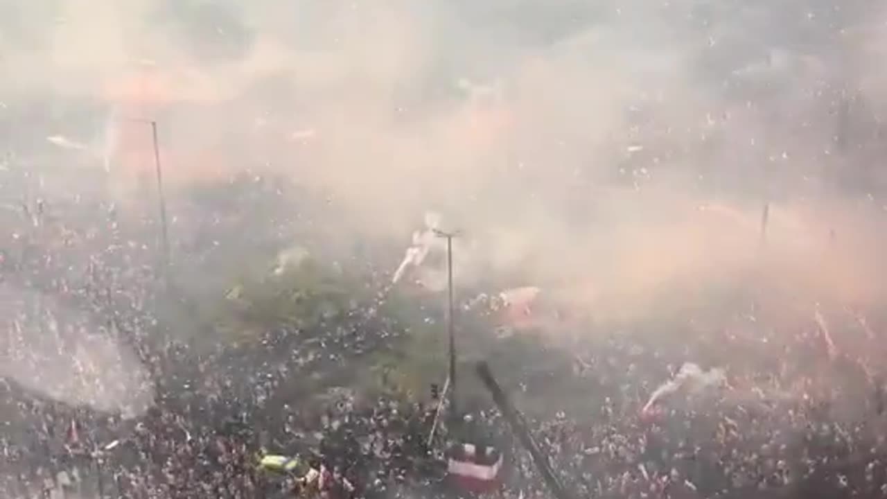 This is 300,000 polish Patriots on the streets to declare Poland is a CHRISTIAN country.