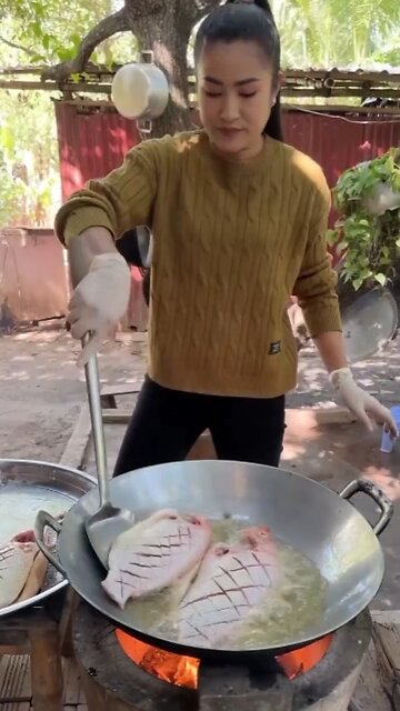 Giant Girl Finds HIDDEN Fish Recipe in the Wild! 🐟🔥 (2025 Viral Sensation)