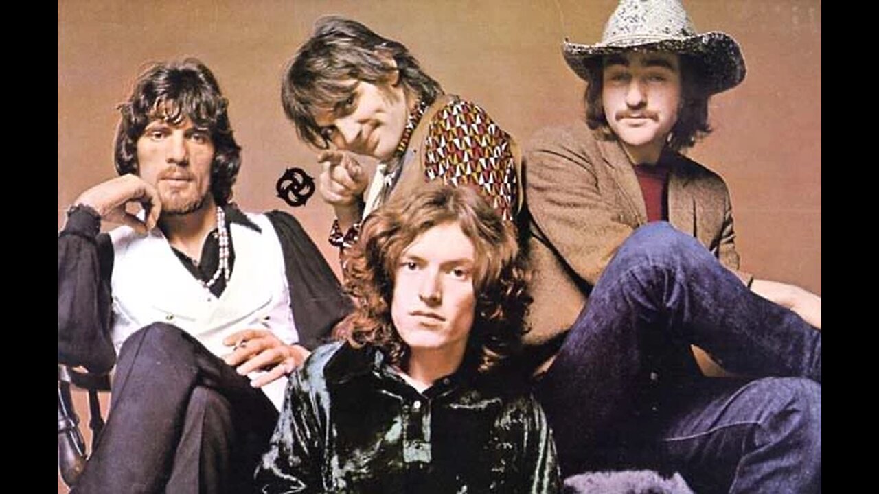 Mr. Fantasy ~ Traffic ( Live )