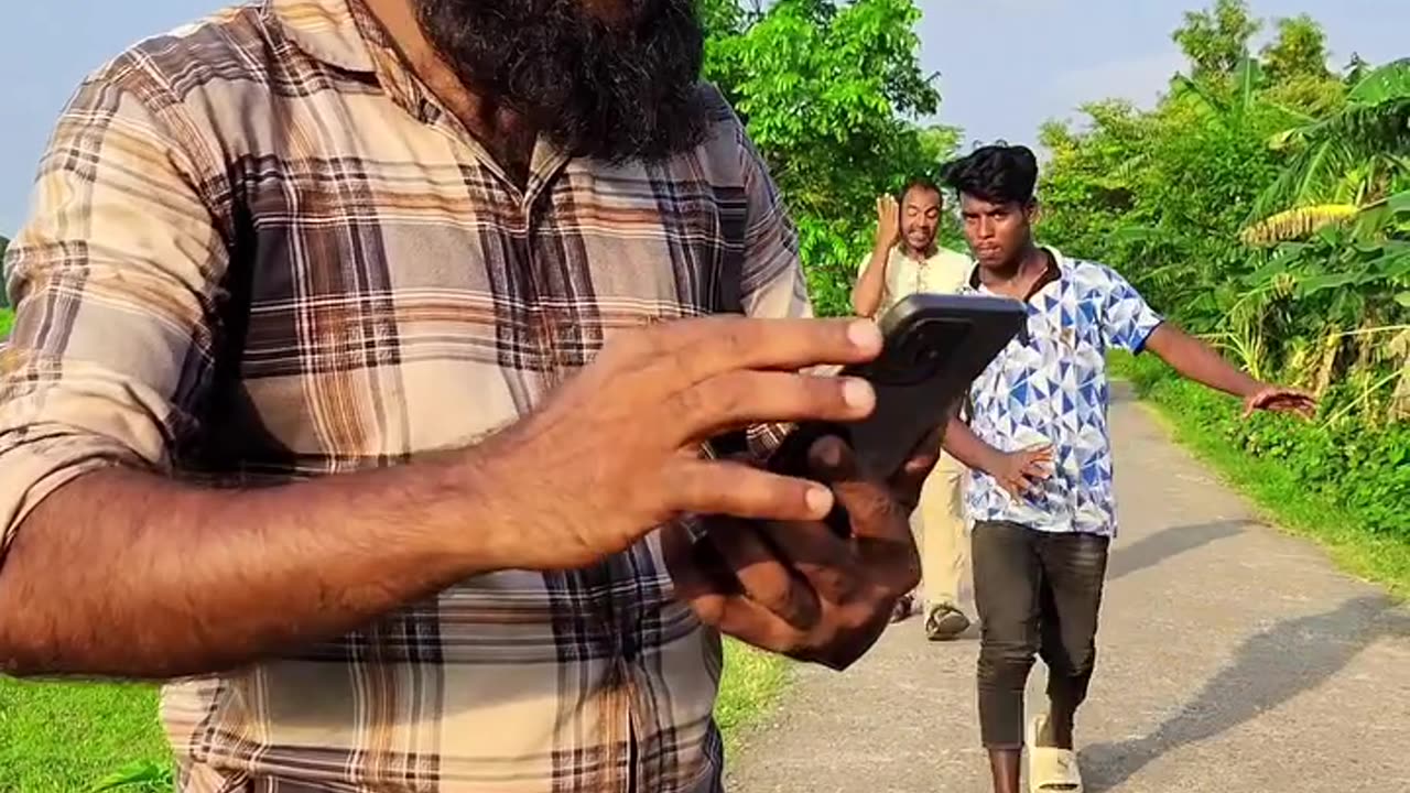 আমার মোবাইল নিয়ে গেল অতঃপর