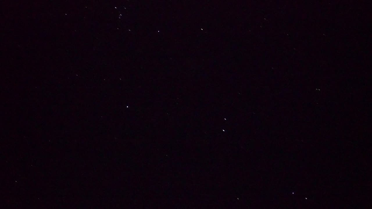 Triangle UFO Orb Formation over Australia (4K)
