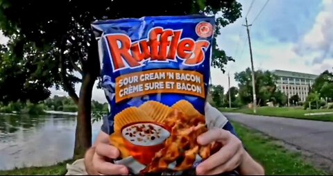 Ruffles Sour Cream & Bacon Chips Review Canada