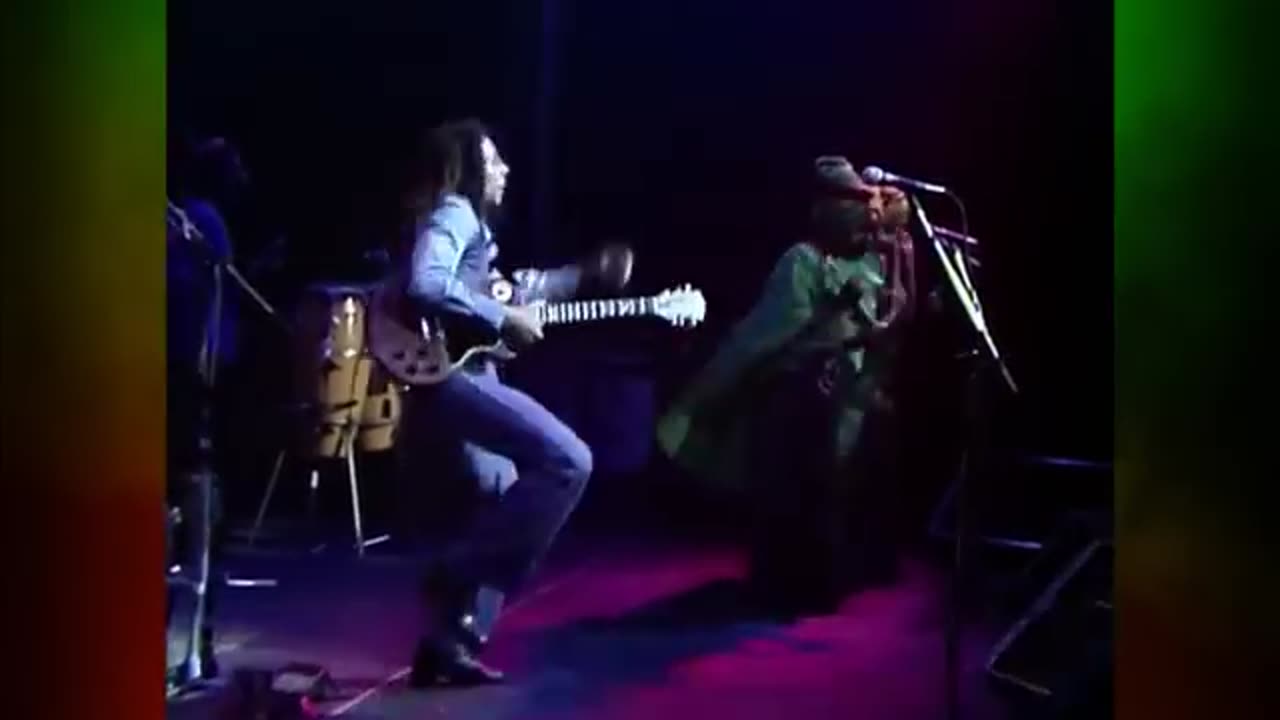 Bob Marley - Could You Be Loved (1980)