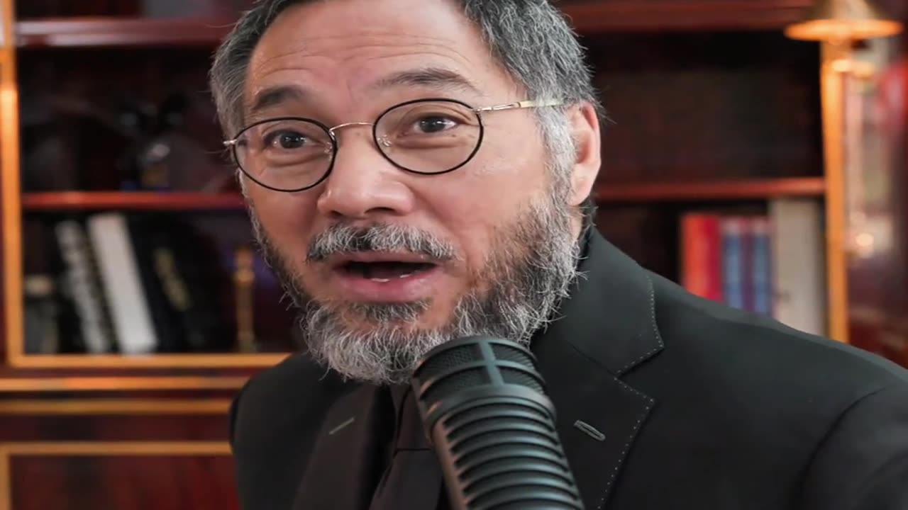 20230208文贵先生直播：鞭王 #高冰尘（黄河边）老婆天天给他戴绿帽子，头两天又给他戴洋绿帽子！最近中共给这孙子转了一些人民币，在国内买房子！