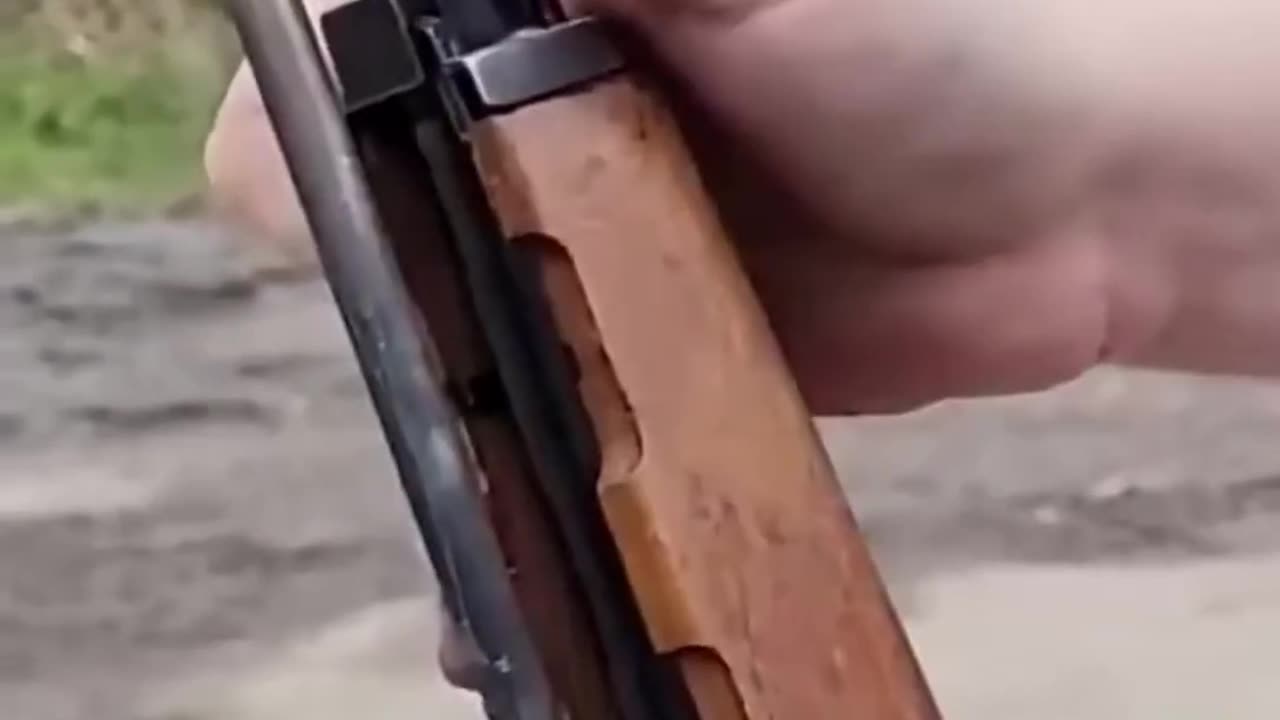 Macgyvering the AK-47: 'Don't Show NATO' - Ukraine War Combat Video