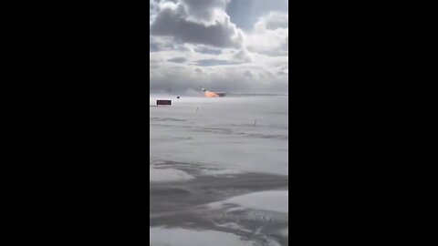 Footage of the Delta flight crash at Toronto Pearson Airport 👀