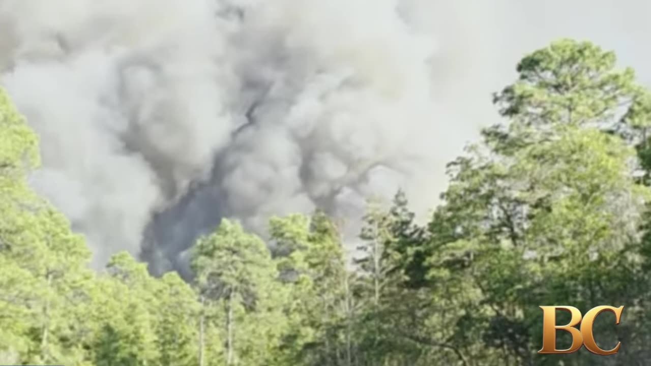 Crews battle wildfires in North and South Carolina