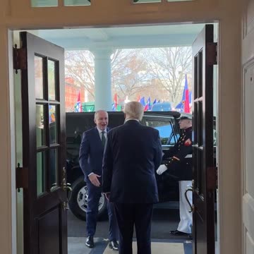 🇺🇸POTUS greeting the leader of Ireland 🇮🇪