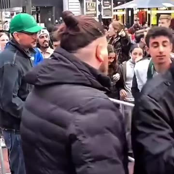 “You will beg for mercy! Allahu Akbar” ☝️ Anyone who criticizes this in Germany