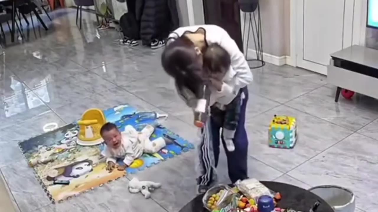 MOTHER HAVE 2 BABIES THE OTHER ARE CHOKE