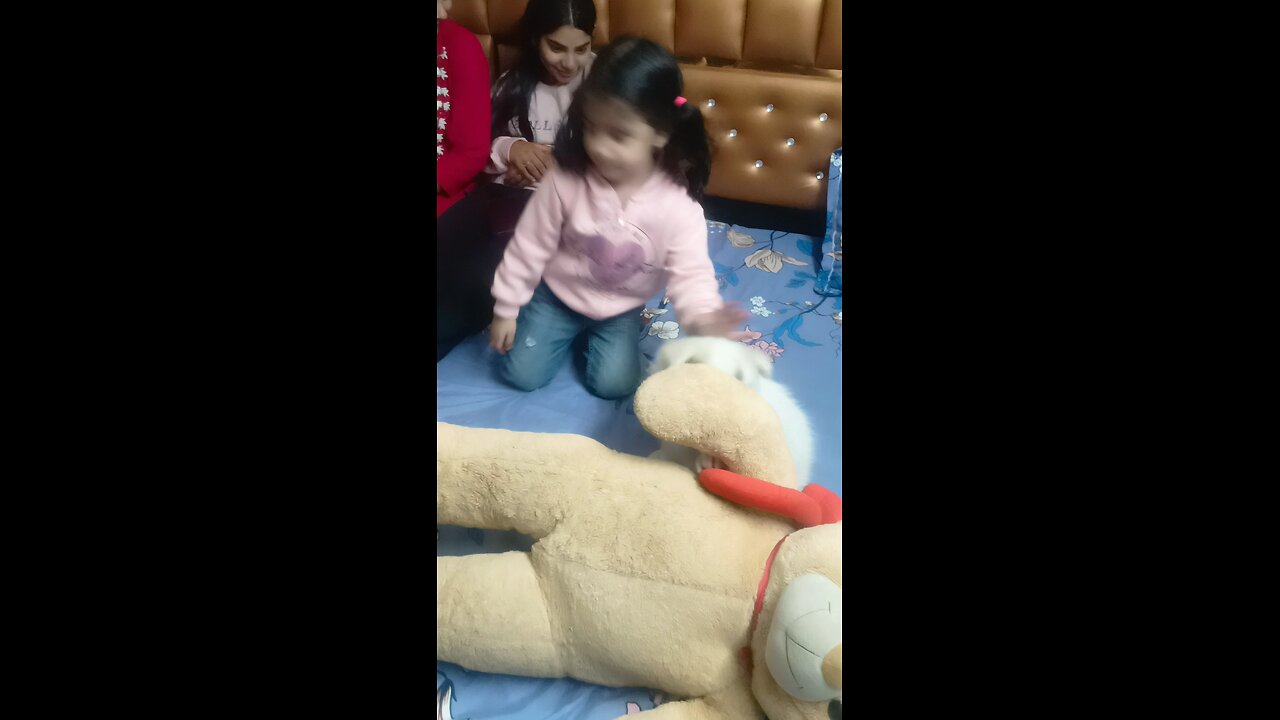 cute baby girl playing with puppy ❣️😍