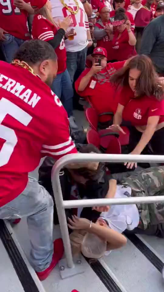 Fans brawl & fight at San Francisco 49ers game. Things that never happen in Philadelphia.