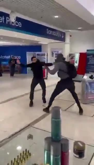 Foreigners stab each other in front of children in Dartford.