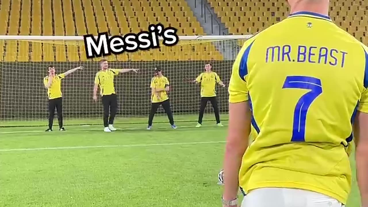 HOW MANY PEOPLE TO STOP RONALDO 🤯 MR BEAST VIDEO