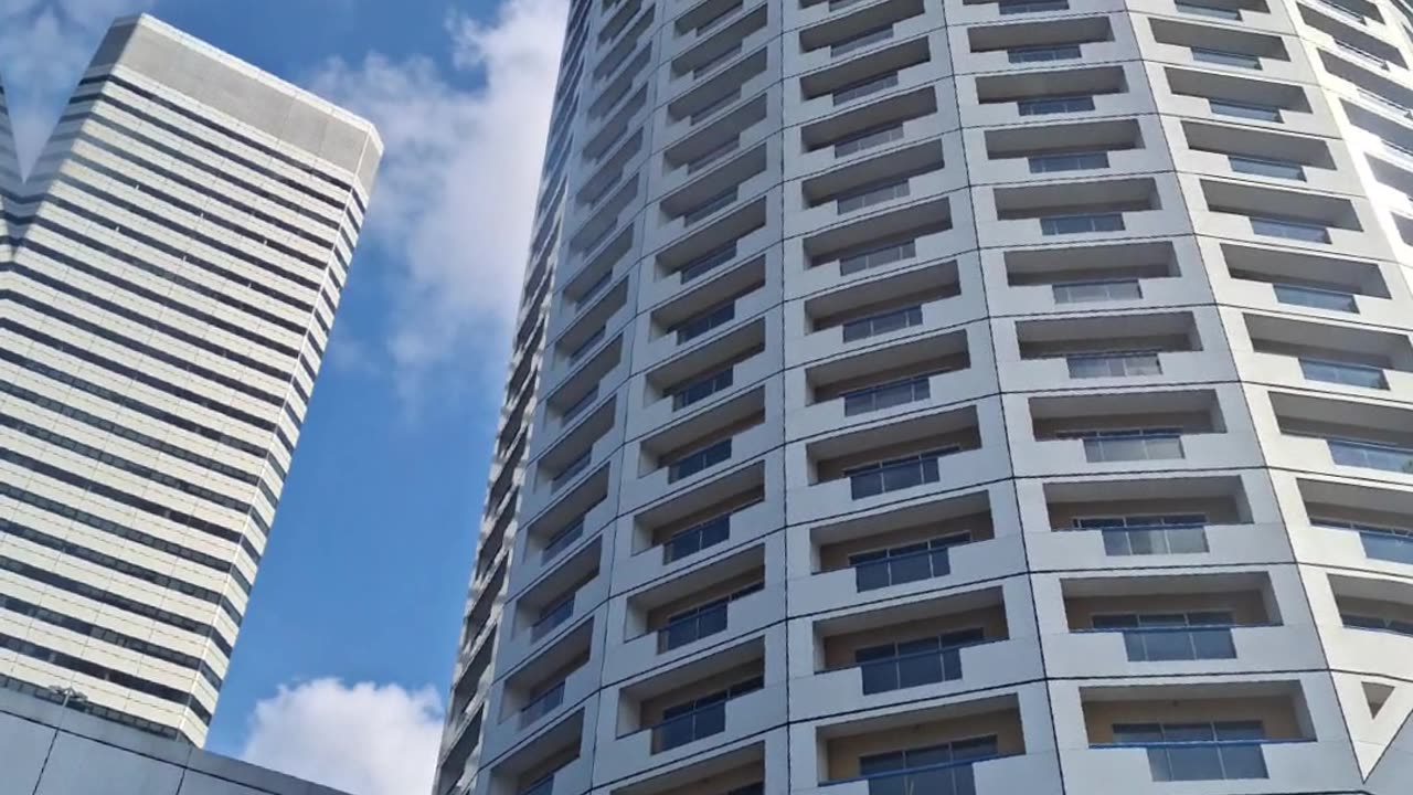 Singapore streets and skyline
