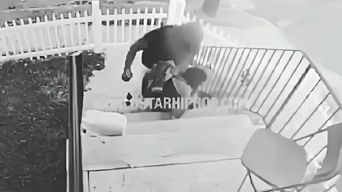 Package thief returns a package after changing his mind