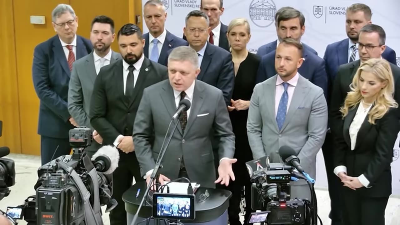 K státnímu převratu na Slovensku - Proč musí Fico odejít..