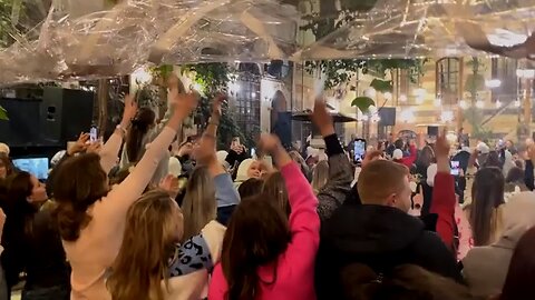 Dancing in Damascus : Syrian cling to culture under islamist rule